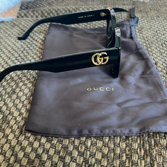 Authentic Gucci Plastique Sunglasses - Picture 6 of 6